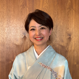 荒賀　真弓